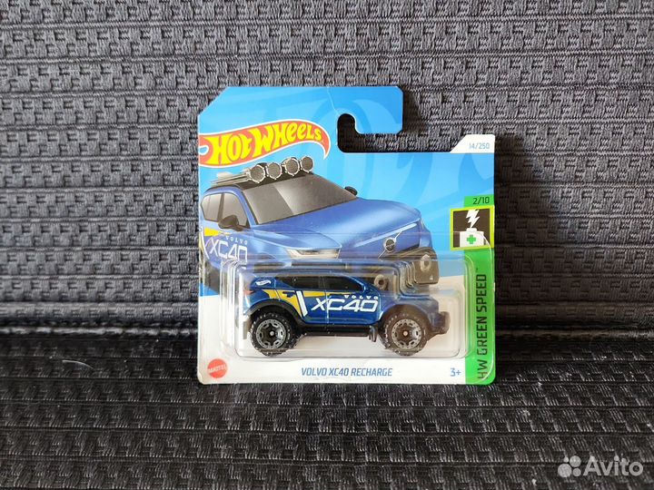 Hot Wheels Volvo Xc40 Recharge / Hw Green Speed