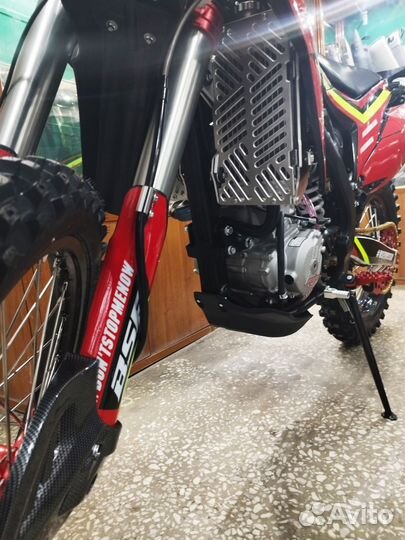 Мотоцикл BSE Z8 (015)