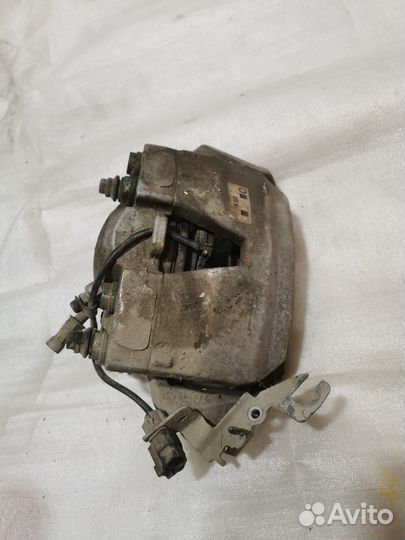 Суппорт передний правый Audi Q5, 8R 2008-2017