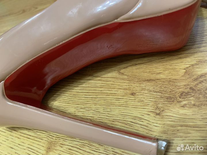 Туфли женские 38 размер бежевые