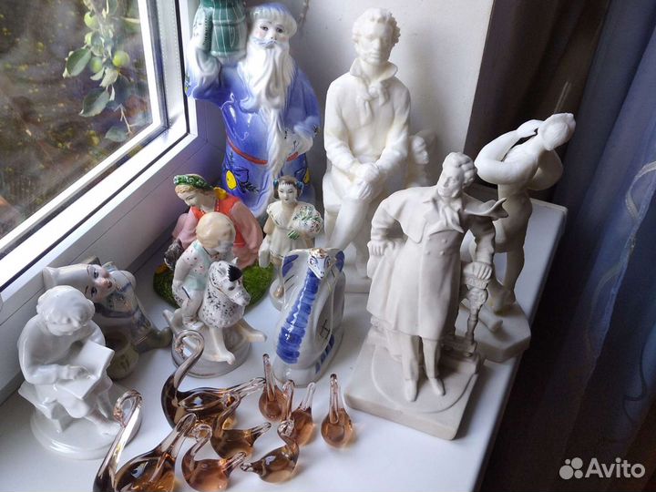 Статуэтка фарфор Ленин с книгой и Рыбка набор