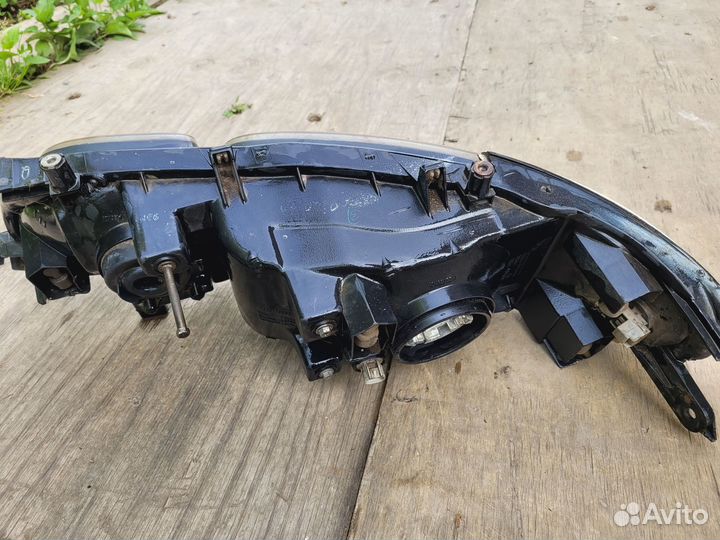 Фары на toyota estima lucida