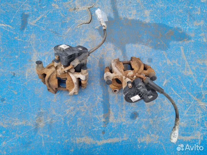 Задние суппорта всборе VW golf 7