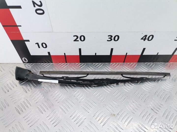 Щеткодержатель задний Volkswagen Passat B5 1999