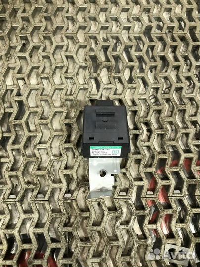 Блок предохранителей Honda Legend 39620-SJA-E01