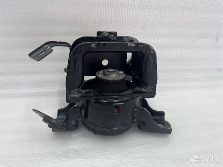 Подушка двигателя правая Toyota Camry V70/V75