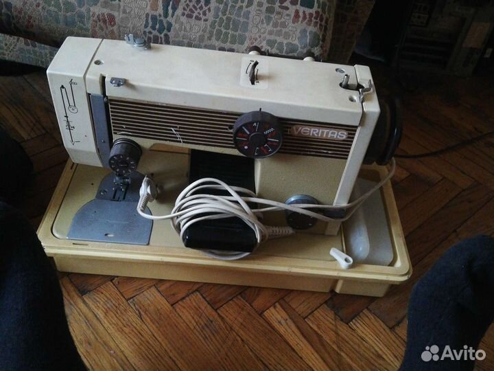 Швейная машинка 