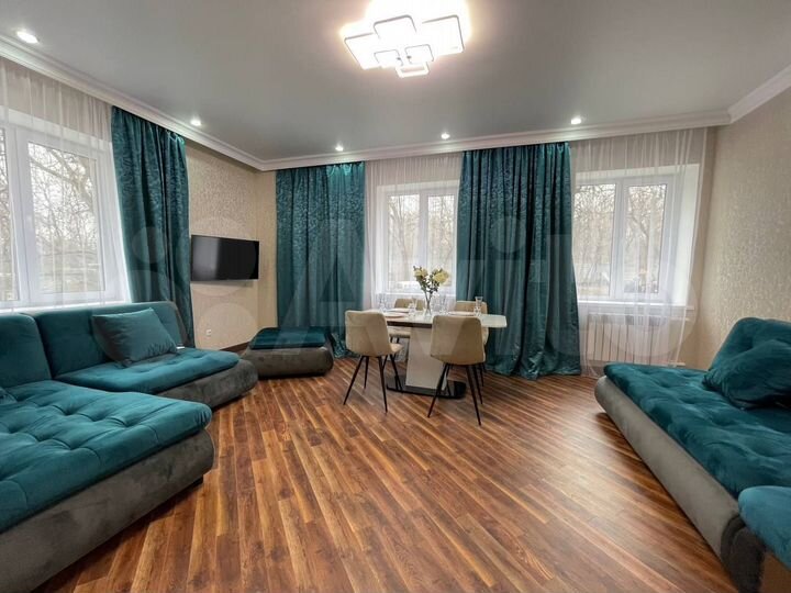 2-к. квартира, 65 м², 1/3 эт.