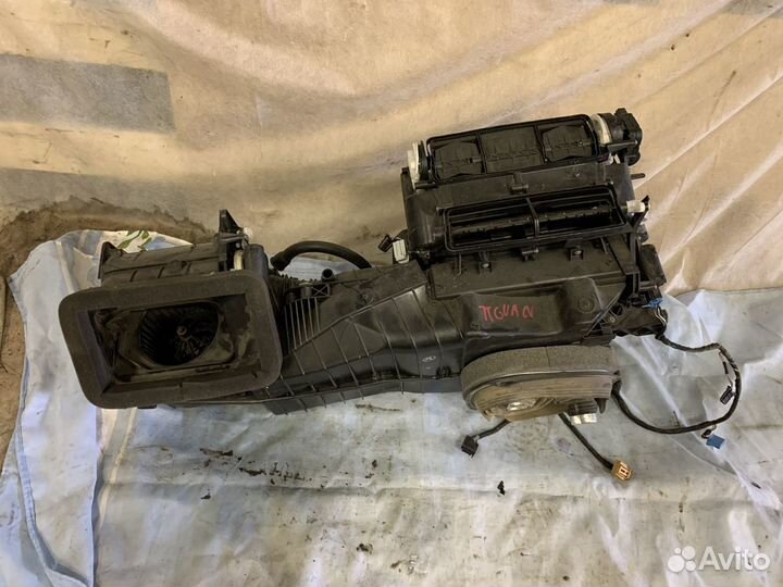 Корпус отопителя в сборе VW Tiguan 2011-2016