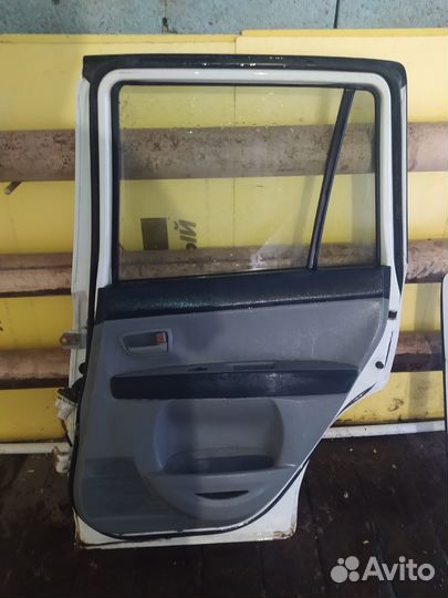 4 Двери на mazda demio