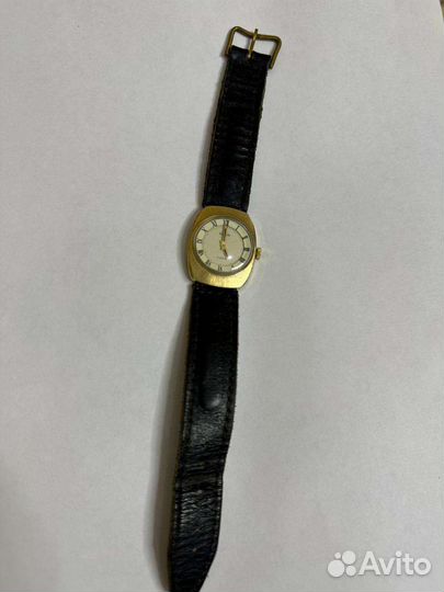 Наручные советские часы женские