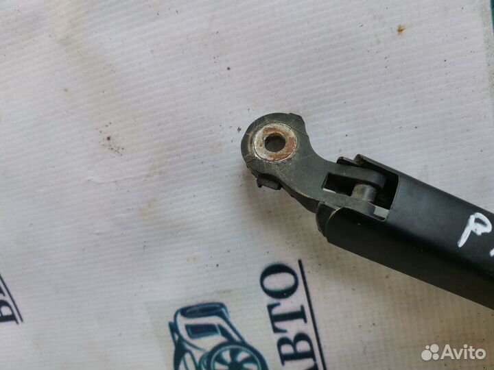 Поводок стеклоочистителя заднего Skoda Roomster I