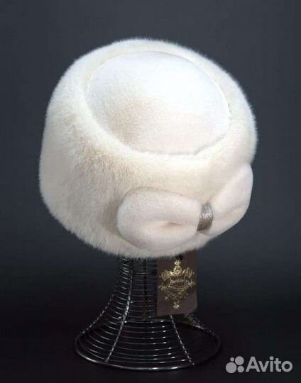 Головные уборы женские зимние