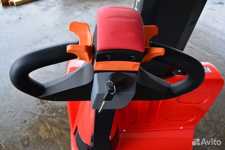 Штабелер новый