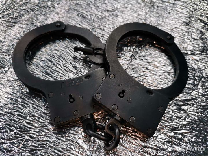 Полицейские наручники