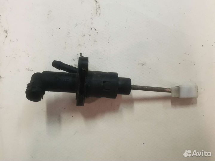 Главный цилиндр сцепления Skoda Octavia A4