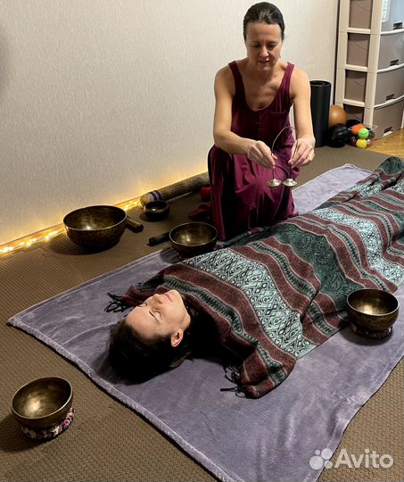 Вибрационно-акустический массаж поющими чашами