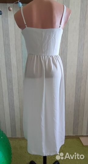 Белое платье