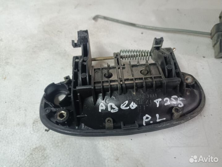 Ручка передней левой двери Chevrolet Aveo T255