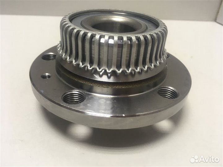 Ступица задняя подшипник ступичный Volkswagen Golf