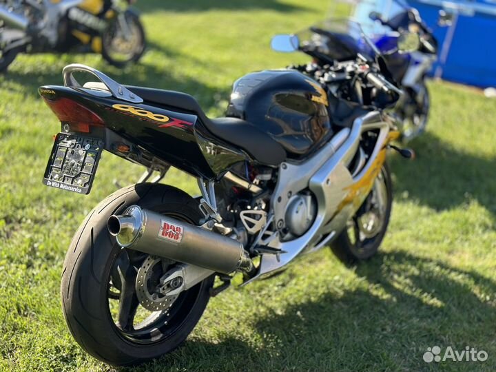 Honda CBR600 F4