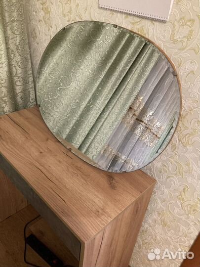 Зеркало овальное настенное