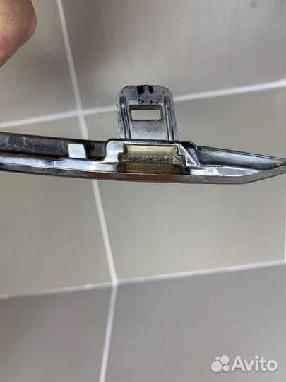 Накладка решетки радиатора Toyota Land Cruiser