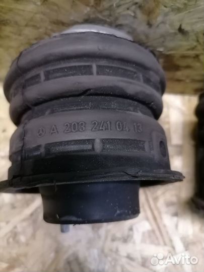 Подушка двигателя Mercedes ML 163 3.2