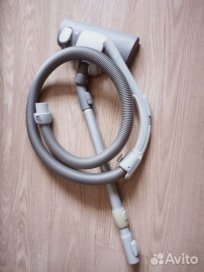 Пылесос 1800 Вт