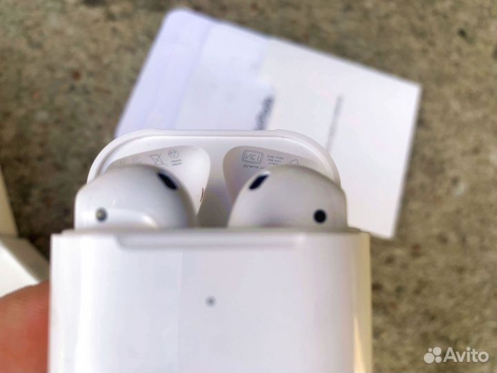 AirPods 2