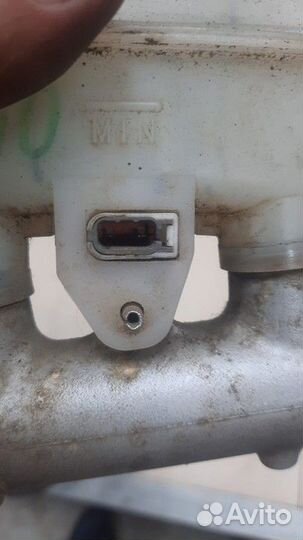 Главный тормозной цилиндр Mitsubishi Lancer