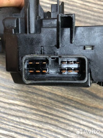 Подрулевой переключатель левый Kia Rio 3 1.4 2012