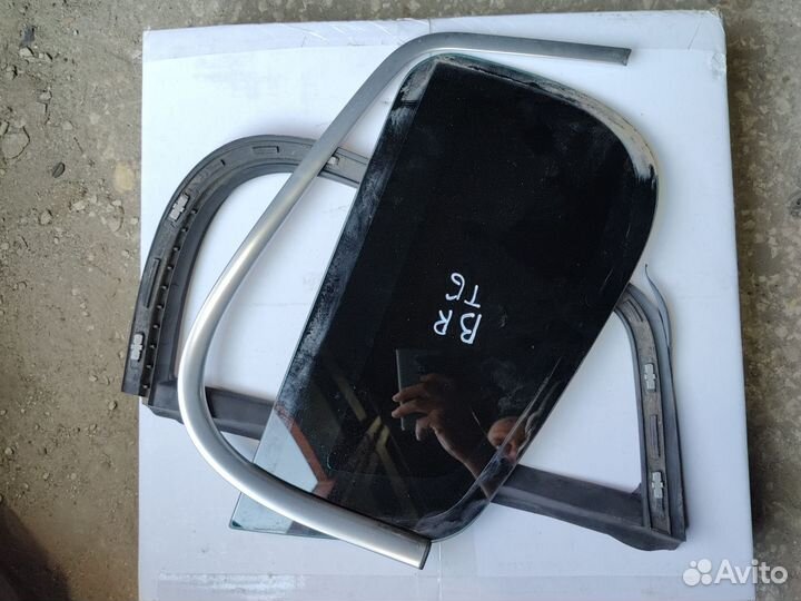 Форточка правая Tiguan