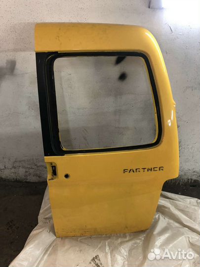 Дверь задняя правая Peugeot partner