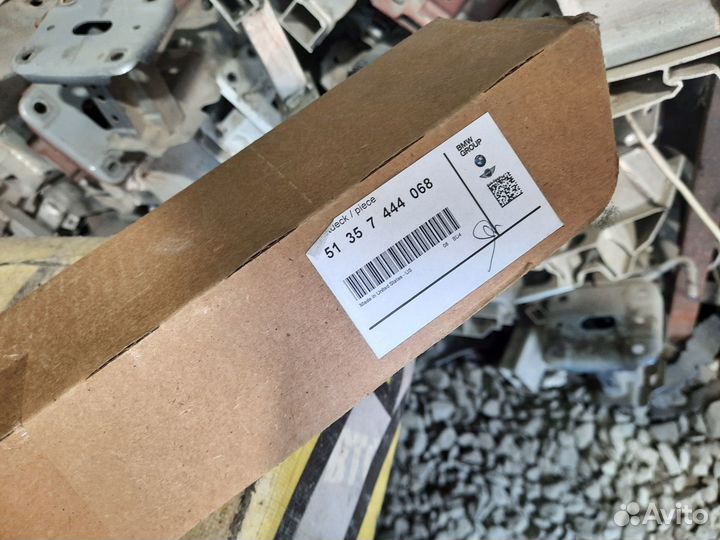 Молдинг стекла задней правой двери BMW X5 G05 2018