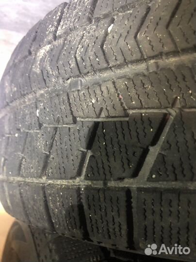 Bridgestone Blizzak Ice 215/65 R16