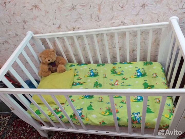 Продается детская кроватка маятник.внизу полочка д