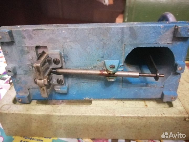 Детская швейная машинка