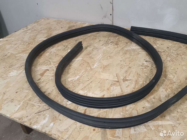 Уплотнитель двери передней левой рено логан 1