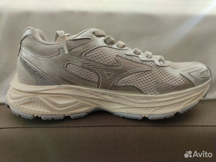 Мужские кроссовки Mizuno