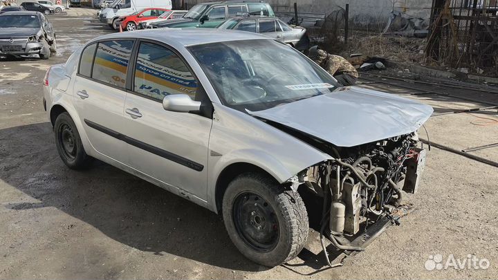 Накладка панели приборов Renault Megane 2 82001830