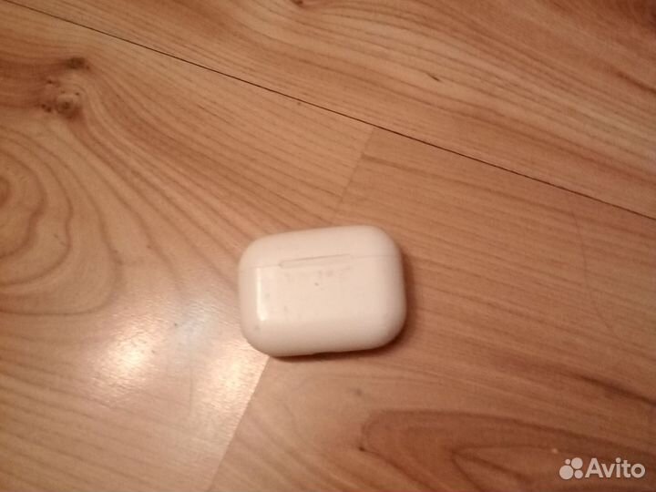 Контейнер для наушников