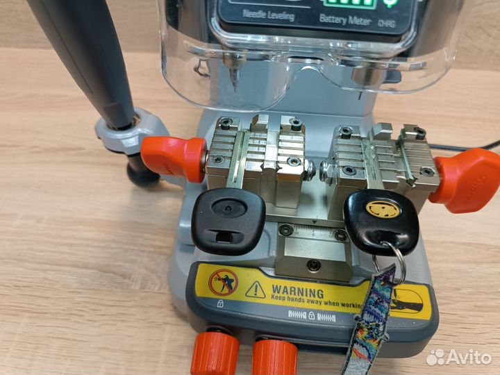 Автоключи, ключи, замена батареек