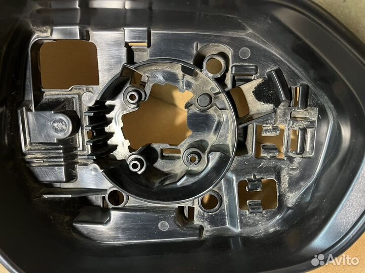 Корпус R зеркала Toyota Camry 70