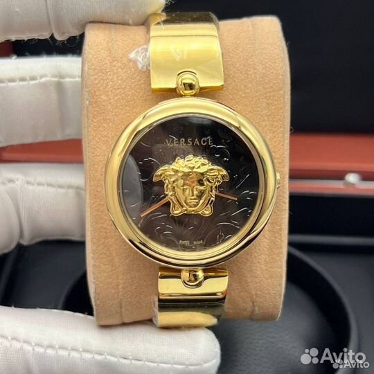 Женские часы Versace