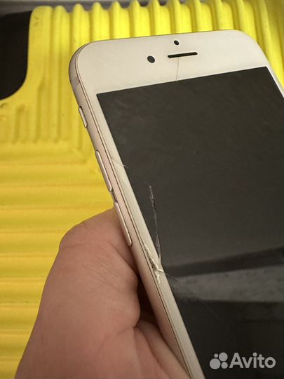 Телефон iPhone 6s