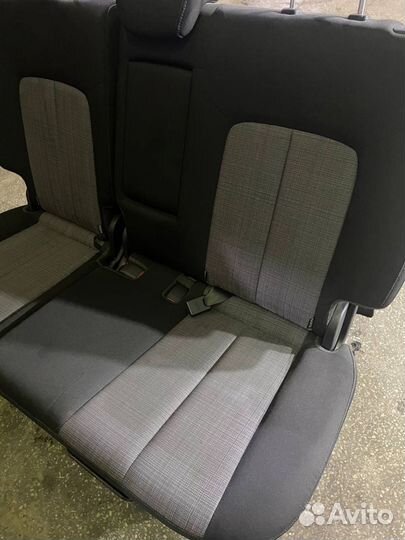 Задний ряд сидений Kia Venga