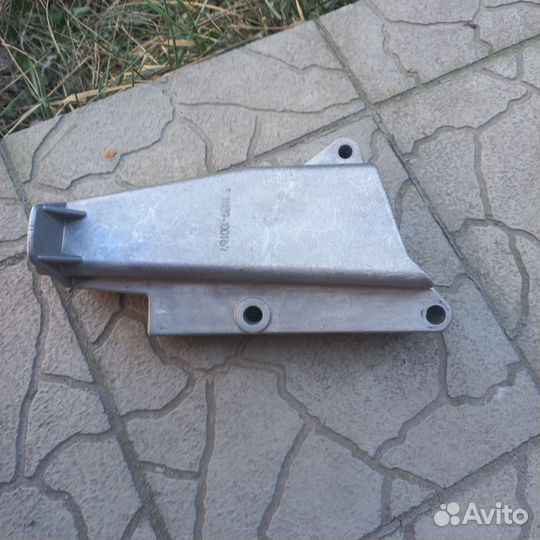 Кронштейн подушки двигателя