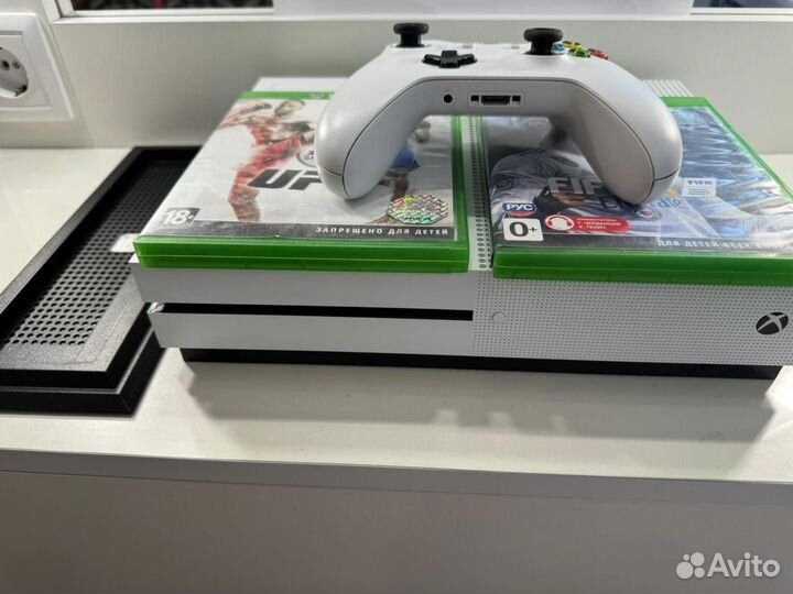 Xbox one s 1tb с играми
