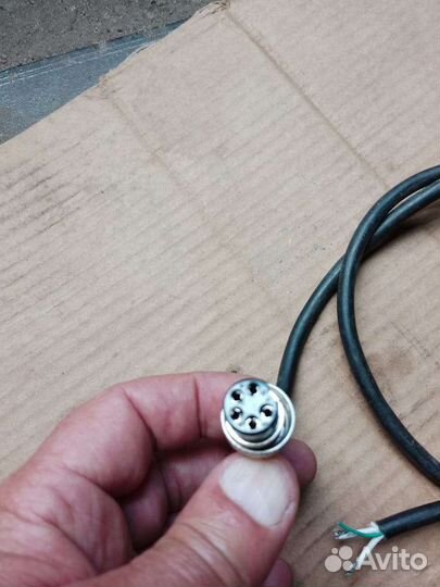 Штекер с проводом от катушки металлоискателя